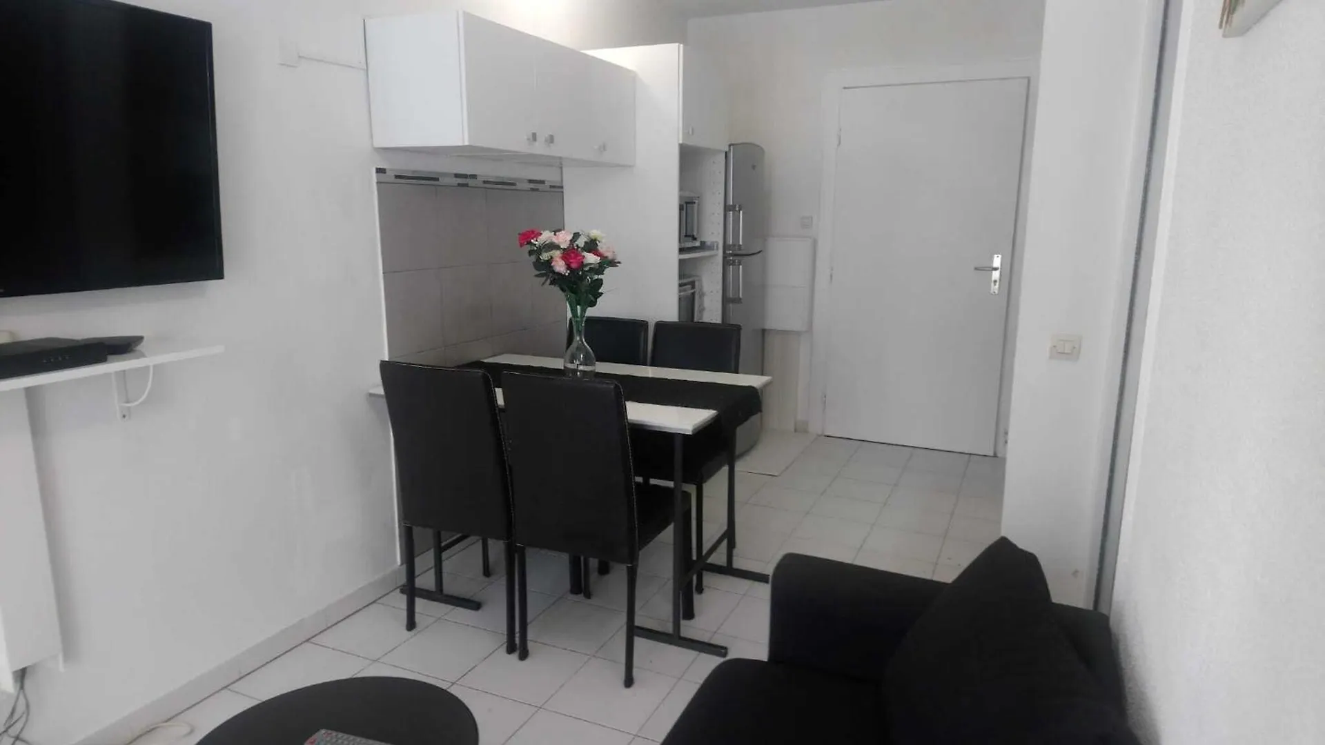 Lägenhet Appartement En Bord De Mer - Cote D'Azur Villeneuve-Loubet